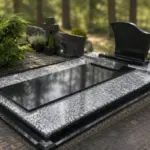 Naujai įrengta kapavietė ant seno pamato